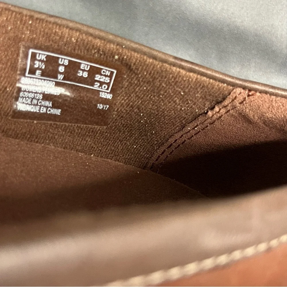 Clarks Ashland Bubble Loafers Slip On Comfort Brown Leather Women 6W Wide Petite - Picture 8 of 13